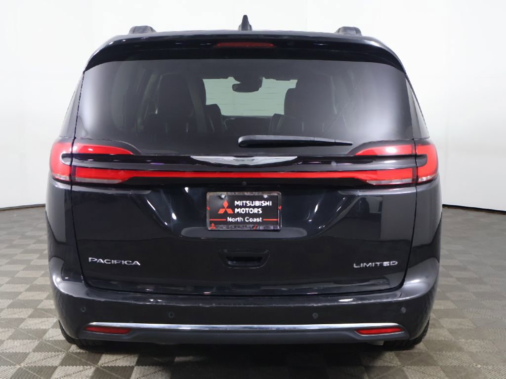 Used 2023 Chrysler Pacifica Limited image 15