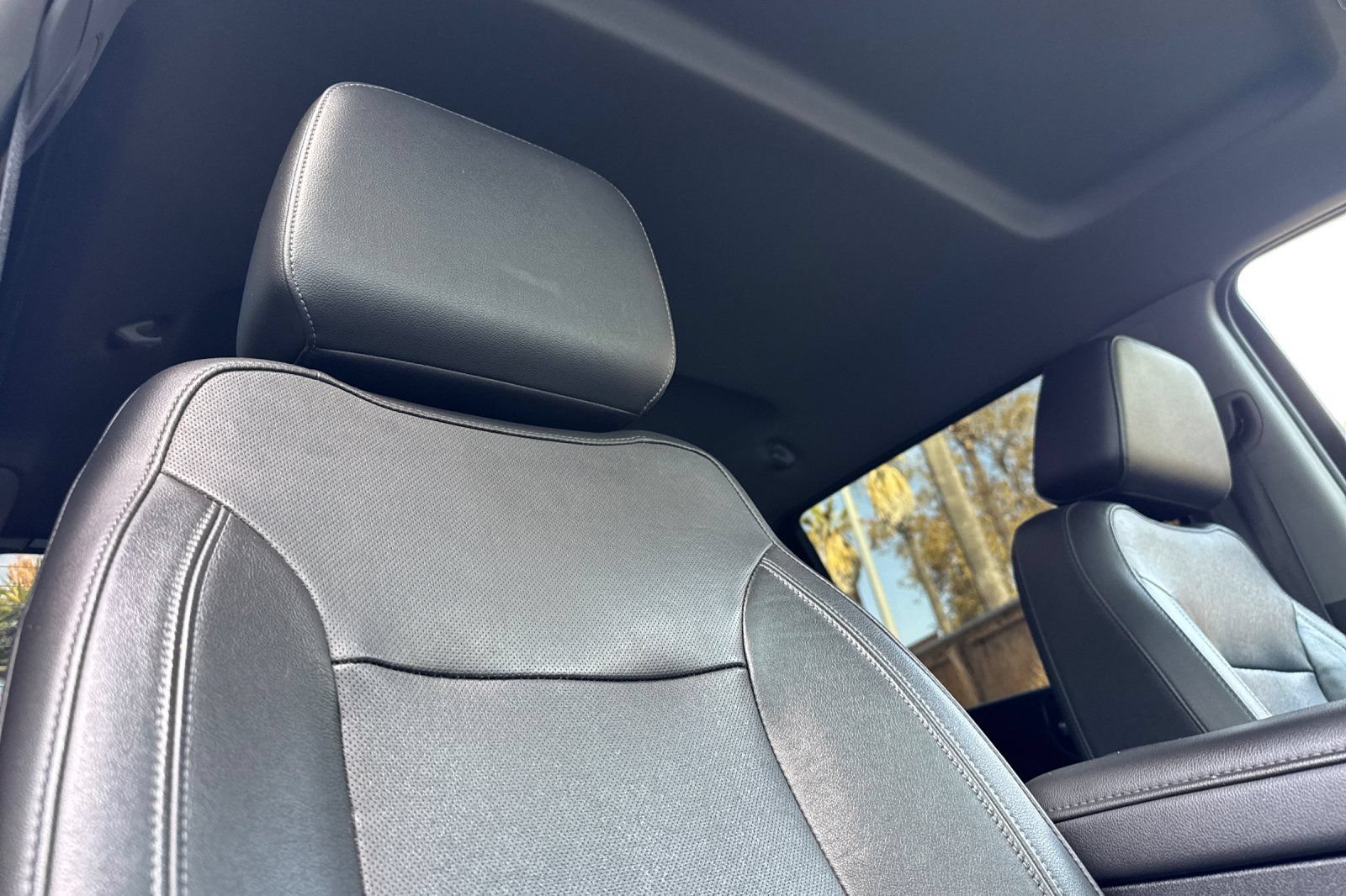 Used 2020 Chevrolet Silverado 2500 LTZ w/ LTZ Plus Package RWD image 17