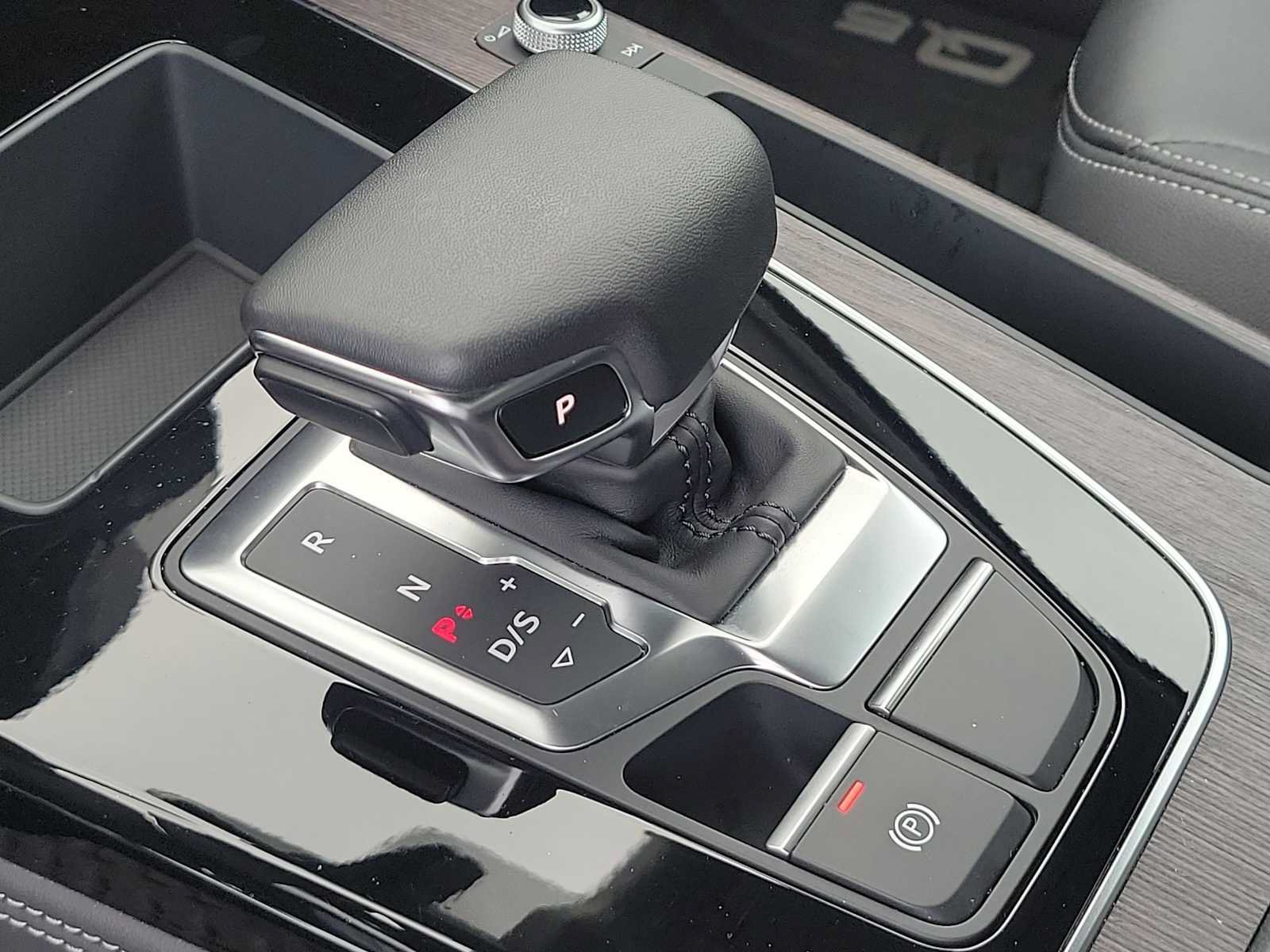 Certified 2024 Audi Q5 2.0T Premium Plus AWD/4WD image 32