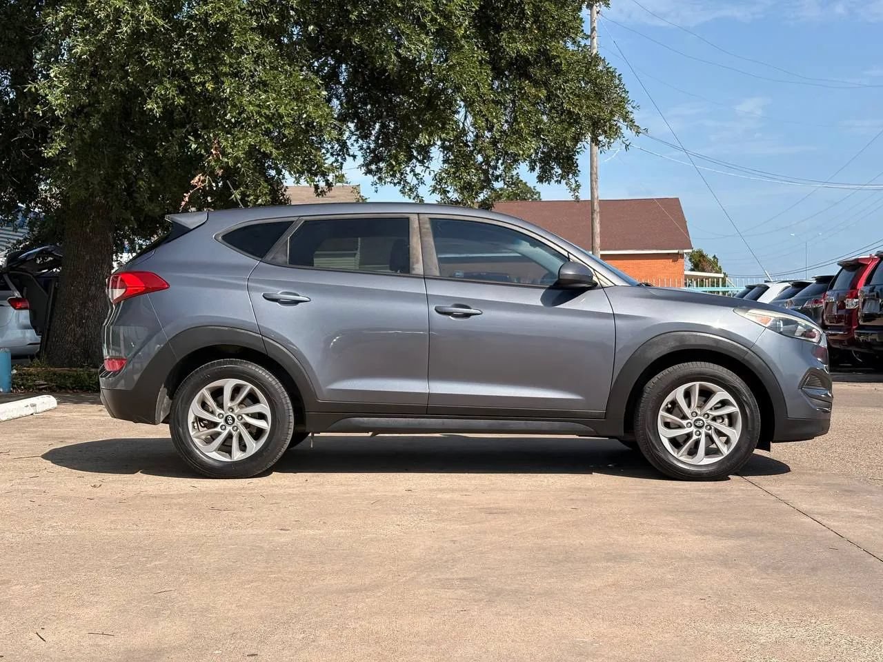 Used 2017 Hyundai Tucson SE FWD image 2