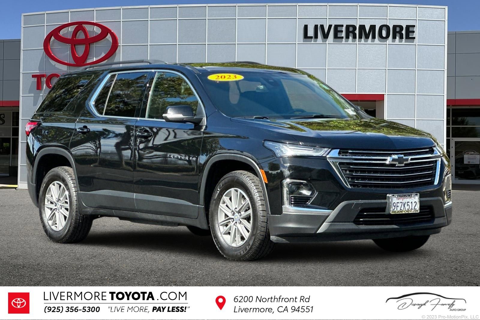 Used 2023 Chevrolet Traverse LT image 1