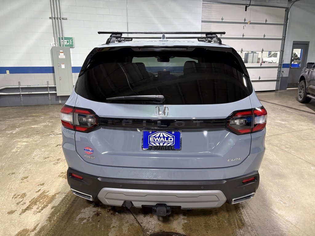 Used 2025 Honda Pilot Elite image 9