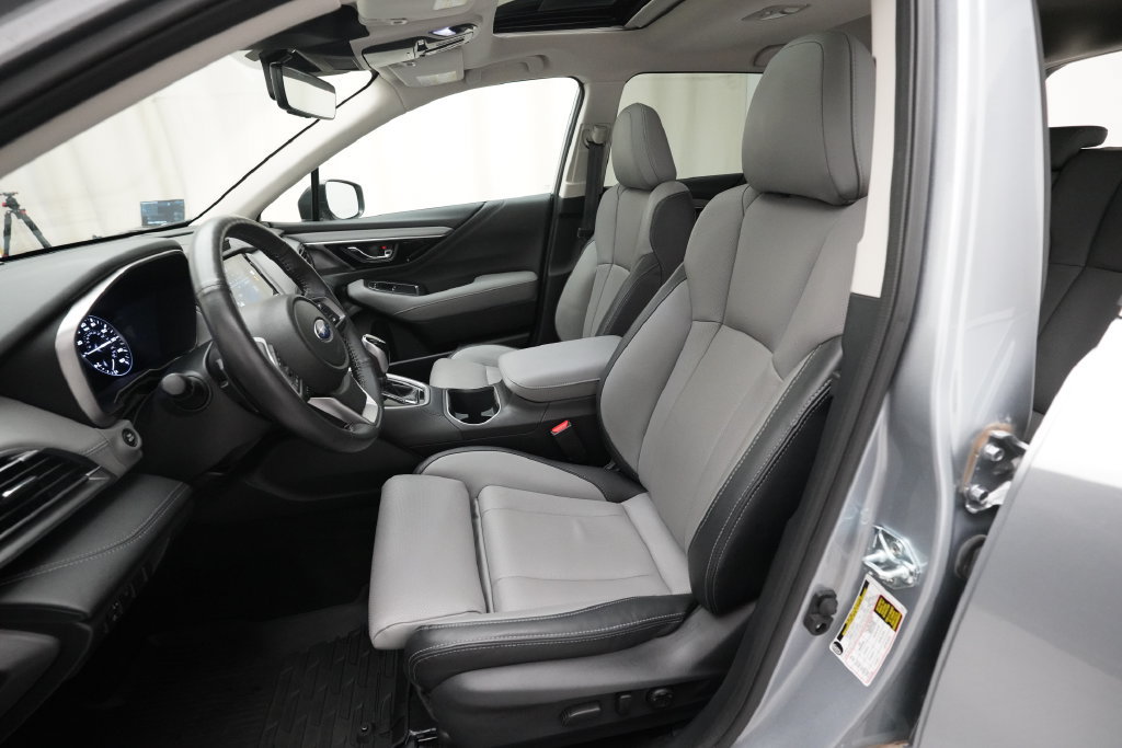 Certified 2025 Subaru Outback Limited AWD/4WD image 7