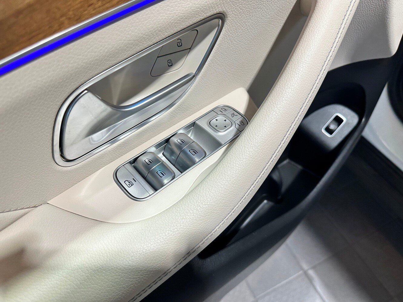 Certified 2024 Mercedes-Benz GLS 450 4MATIC image 13