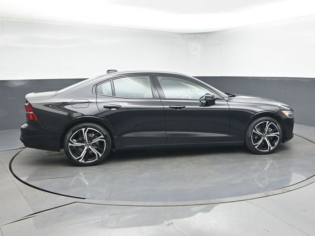 Used 2024 Volvo S60 B5 Plus image 9