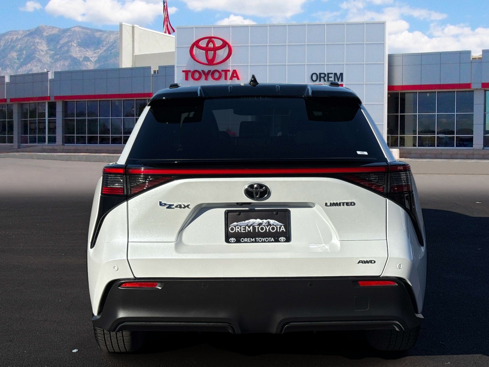 Used 2023 Toyota bZ4X AWD w/ Weather Package image 5