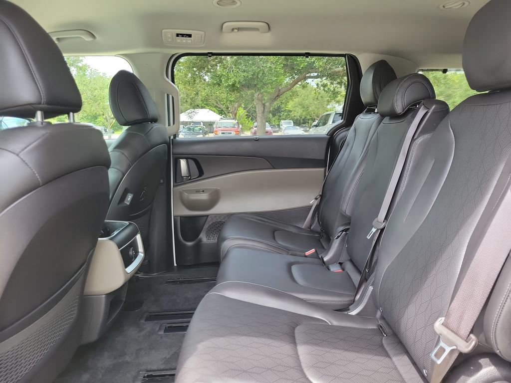 Certified 2025 Kia Carnival EX FWD image 23