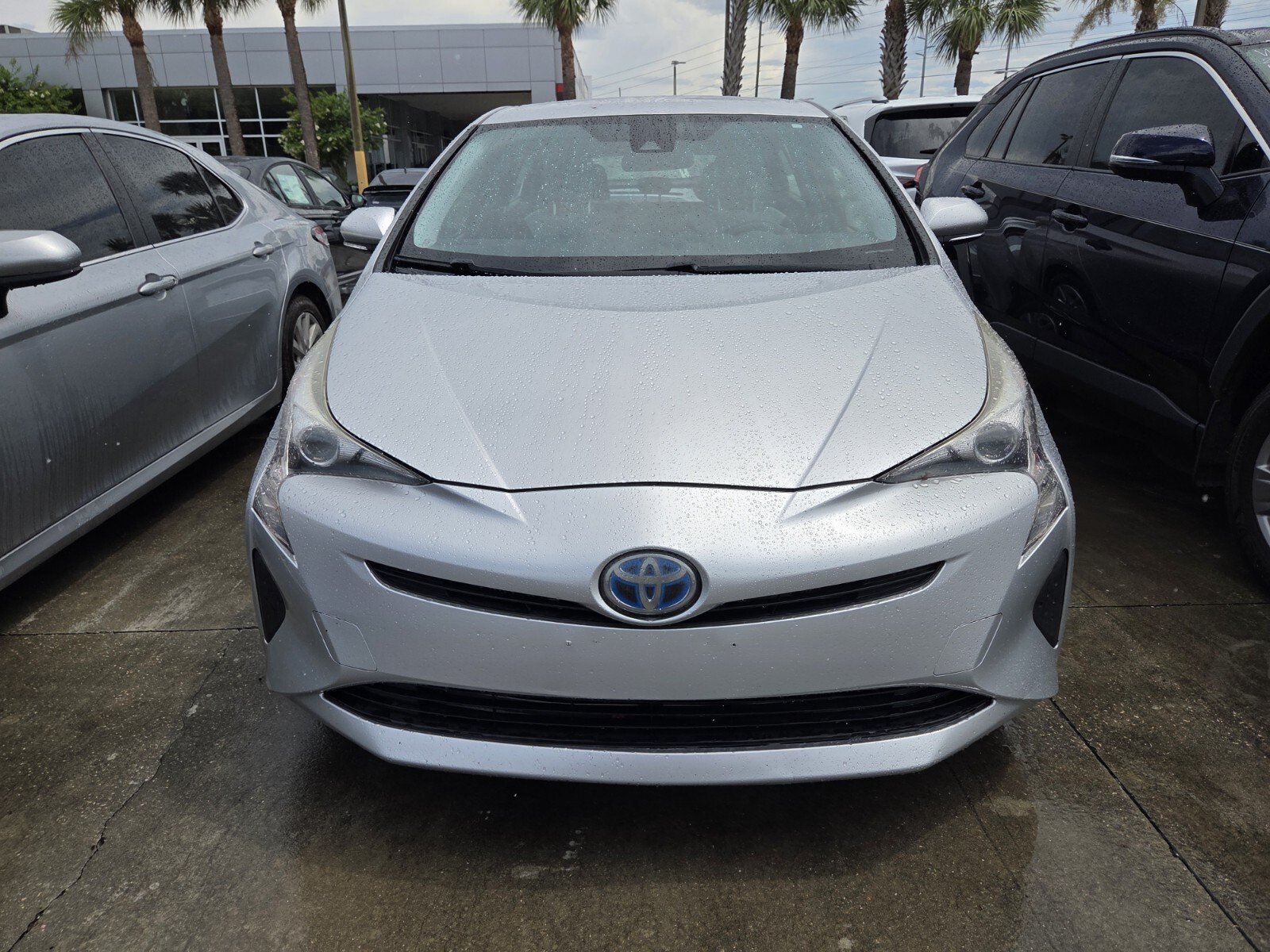 Used 2017 Toyota Prius Two FWD image 2