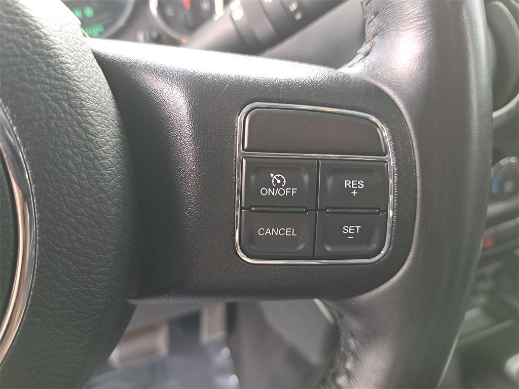 Used 2018 Jeep Wrangler Unlimited Rubicon w/ Connectivity Group image 16