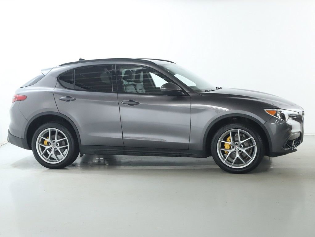 Used 2018 Alfa Romeo Stelvio Ti Sport image 11