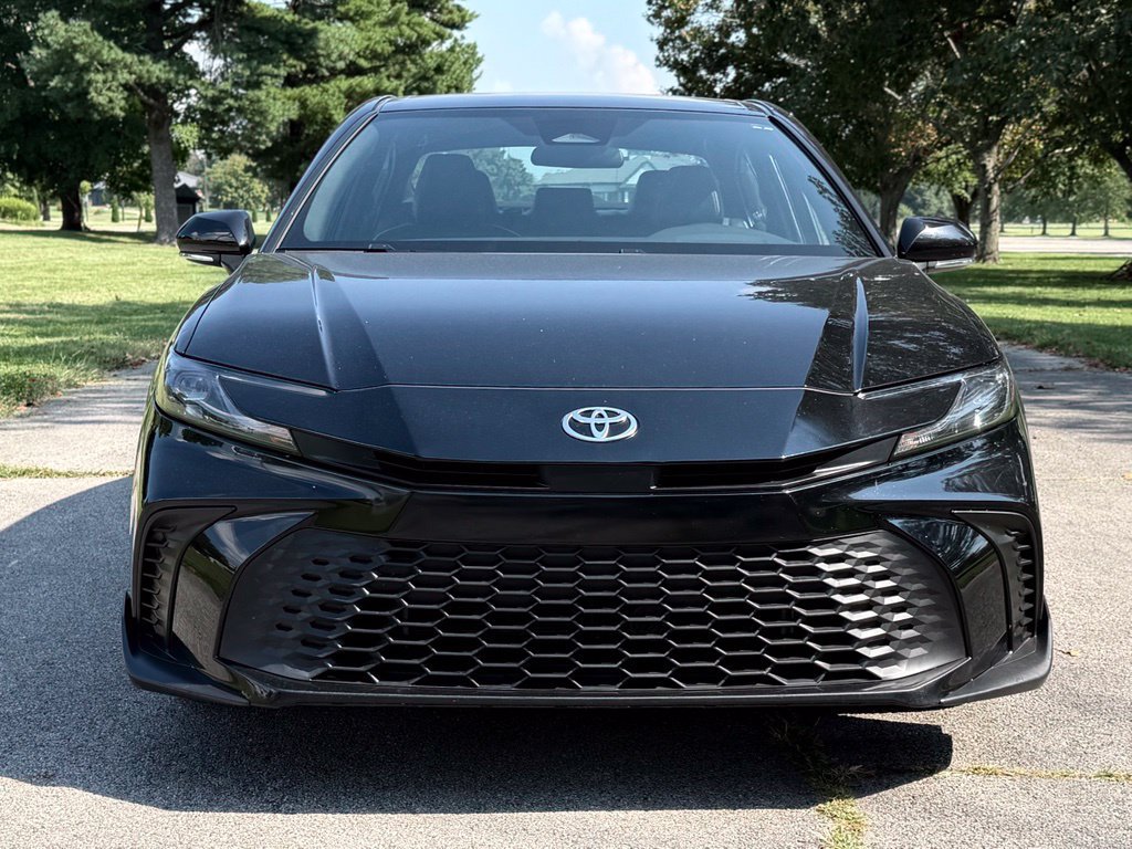 Used 2025 Toyota Camry SE FWD image 7