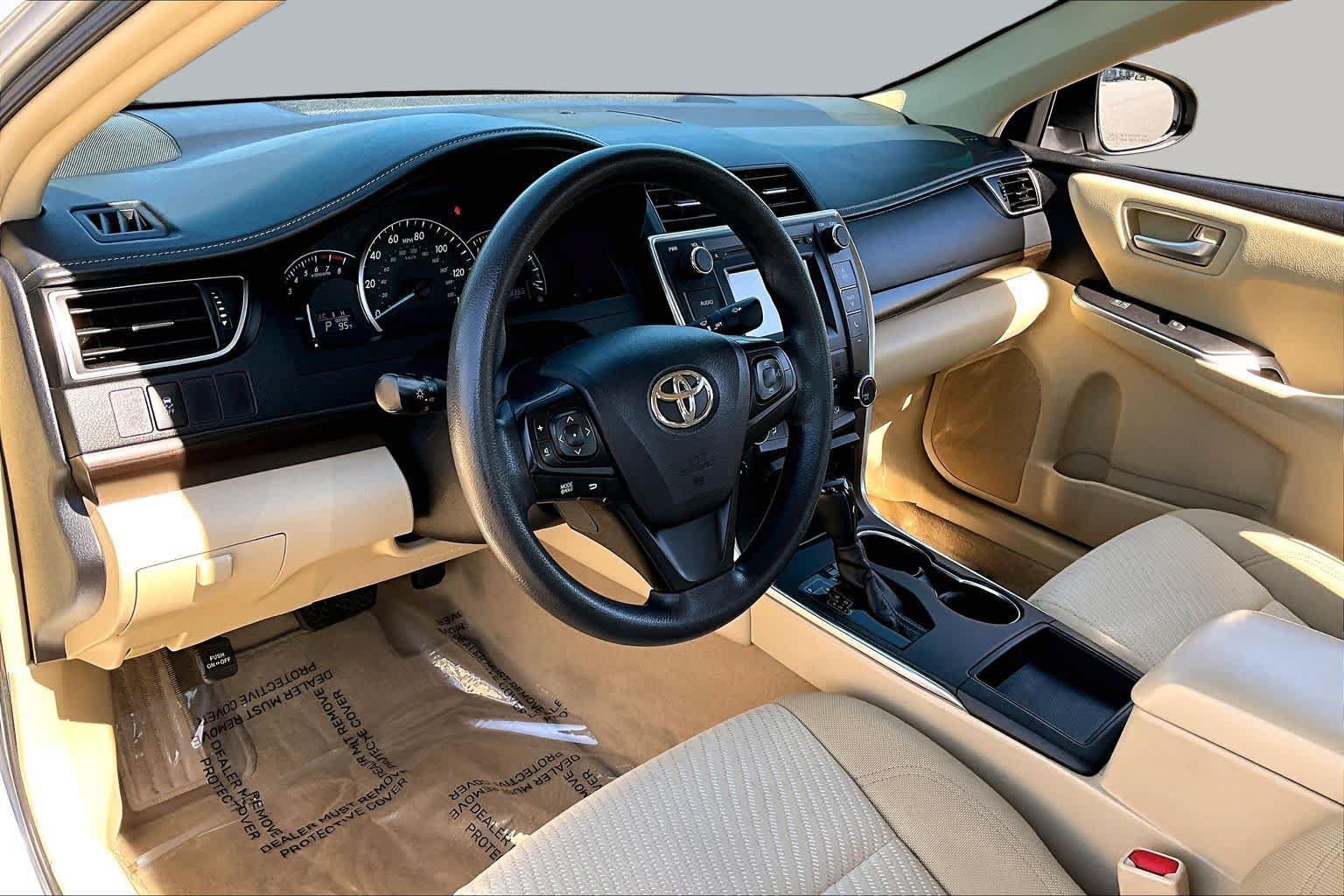 Used 2015 Toyota Camry LE FWD image 17