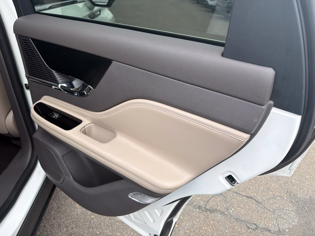 Certified 2022 Lincoln Corsair AWD w/ Equipment Group 101A image 18
