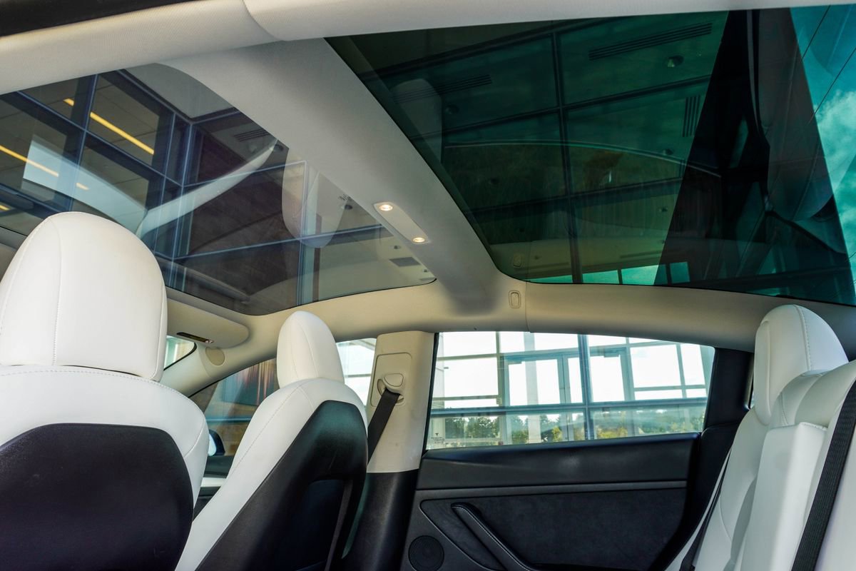 Used 2021 Tesla Model 3 Performance image 35