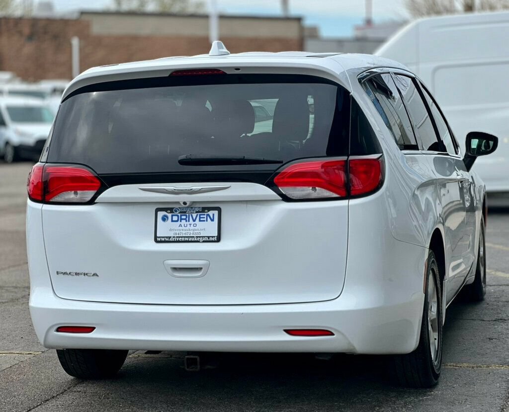 Used 2017 Chrysler Pacifica LX w/ Tire & Wheel Group FWD image 35
