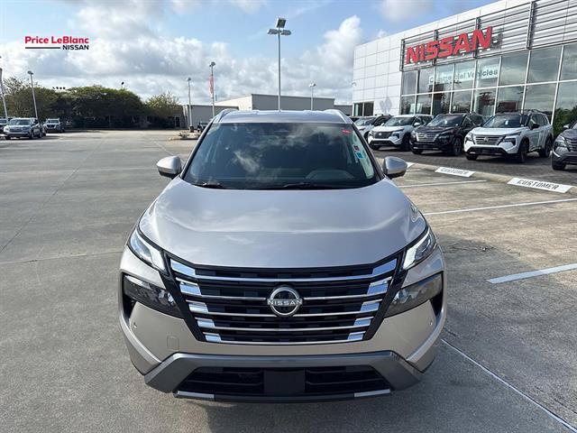 Certified 2025 Nissan Rogue SL AWD/4WD image 2