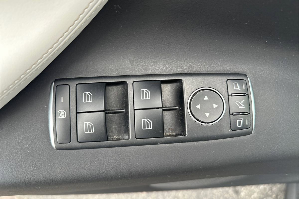 Used 2020 Tesla Model X Performance image 34