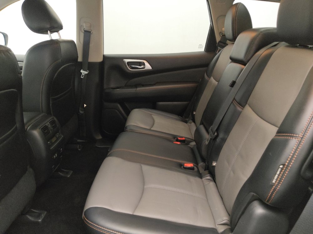Used 2019 Nissan Pathfinder SL image 18