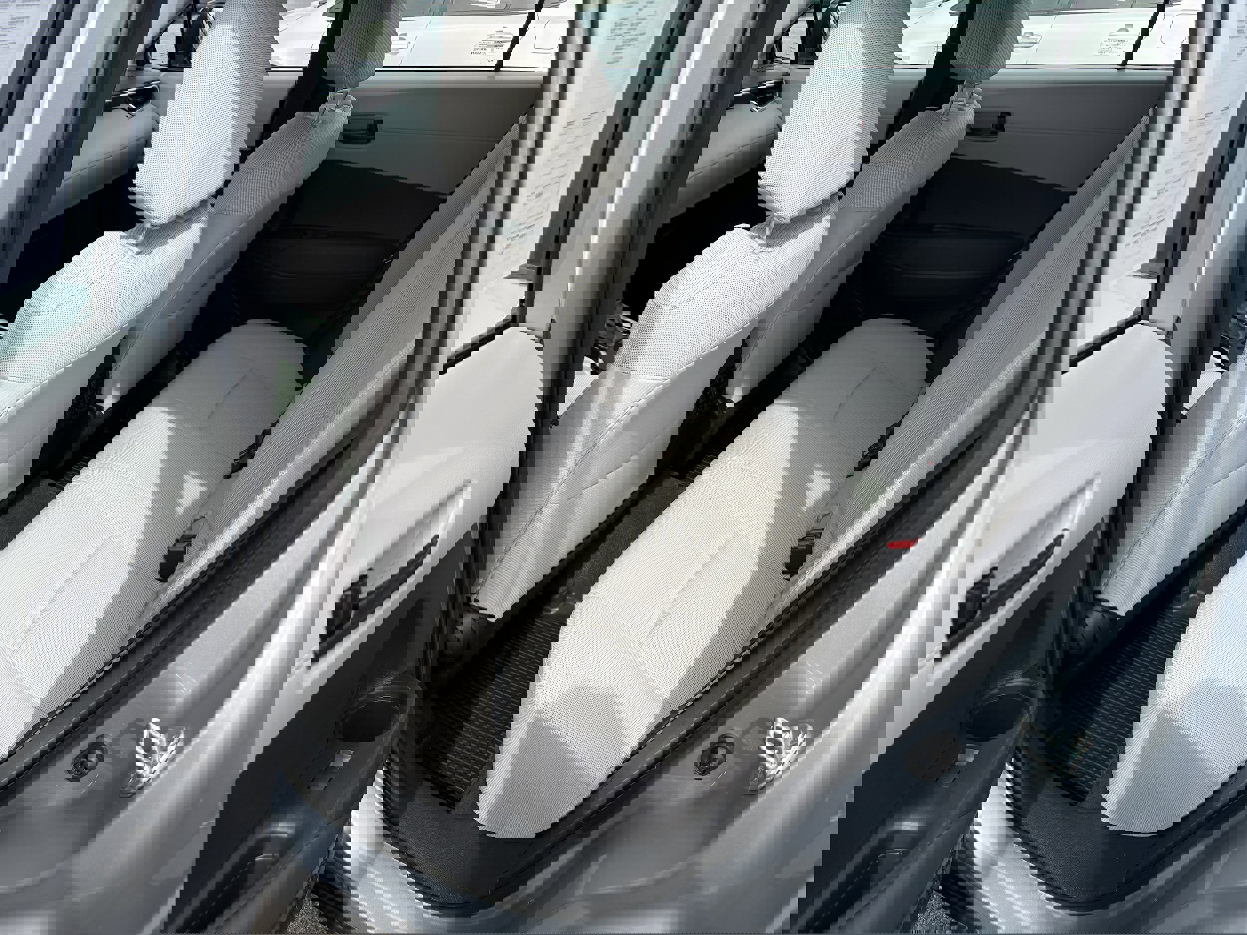 Certified 2023 Toyota Corolla Cross L image 7