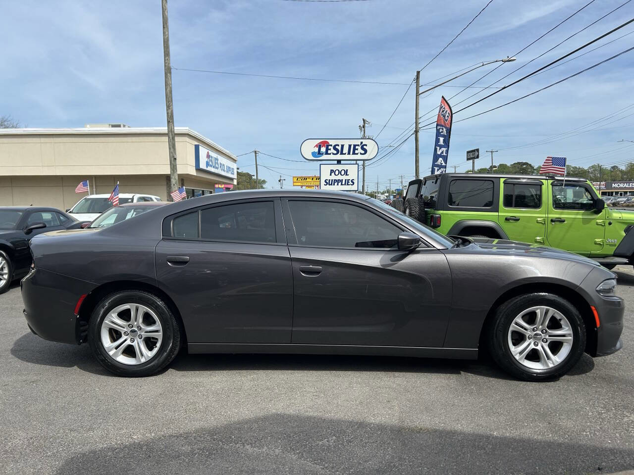 Used 2020 Dodge Charger SXT image 4