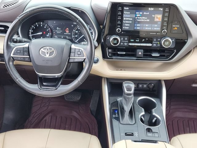 Used 2021 Toyota Highlander XLE FWD image 28