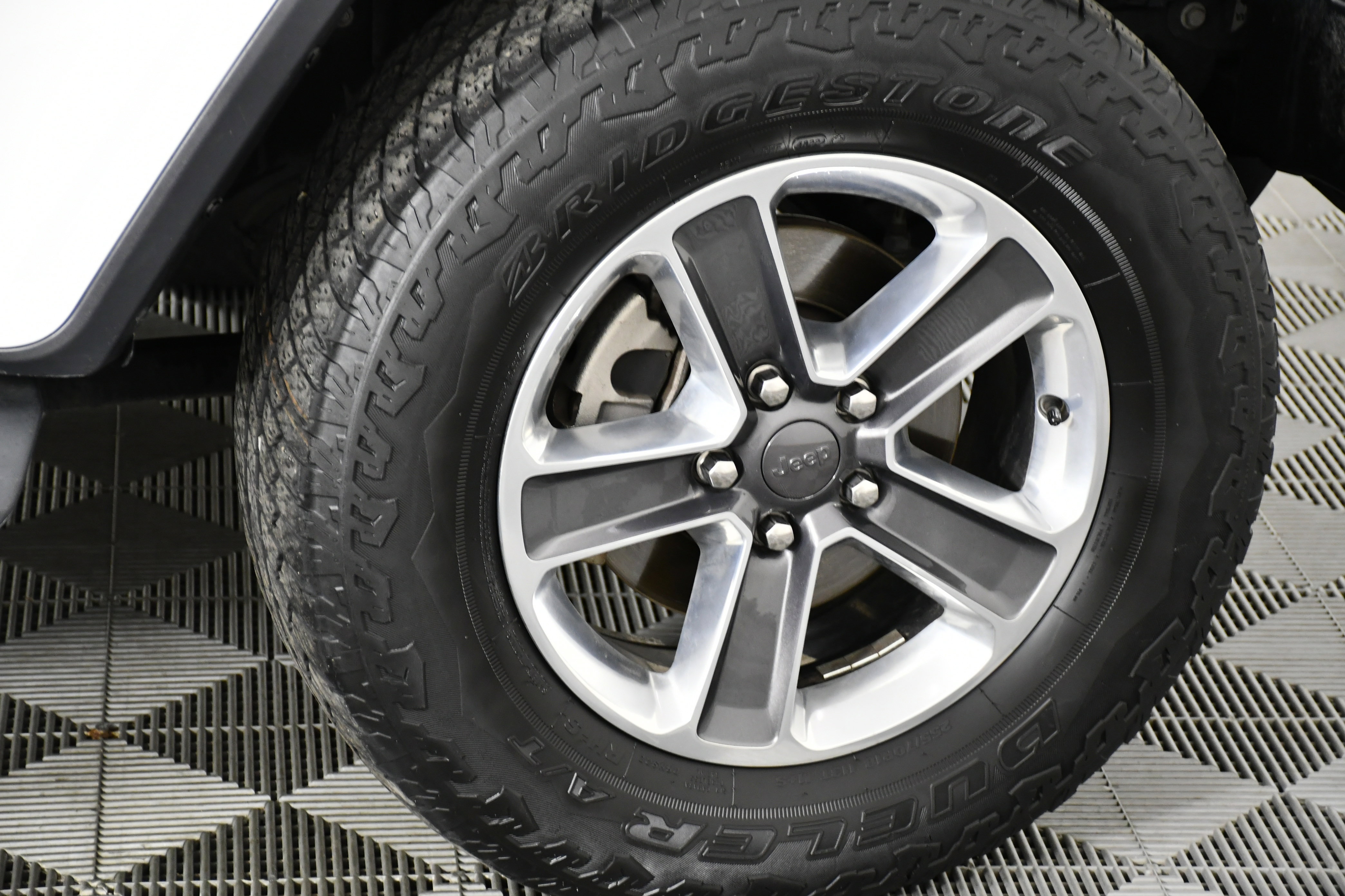 Used 2019 Jeep Wrangler Unlimited Sahara image 56