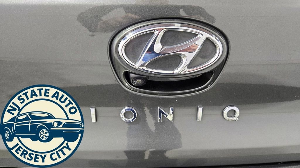 Used 2020 Hyundai Ioniq Blue image 25