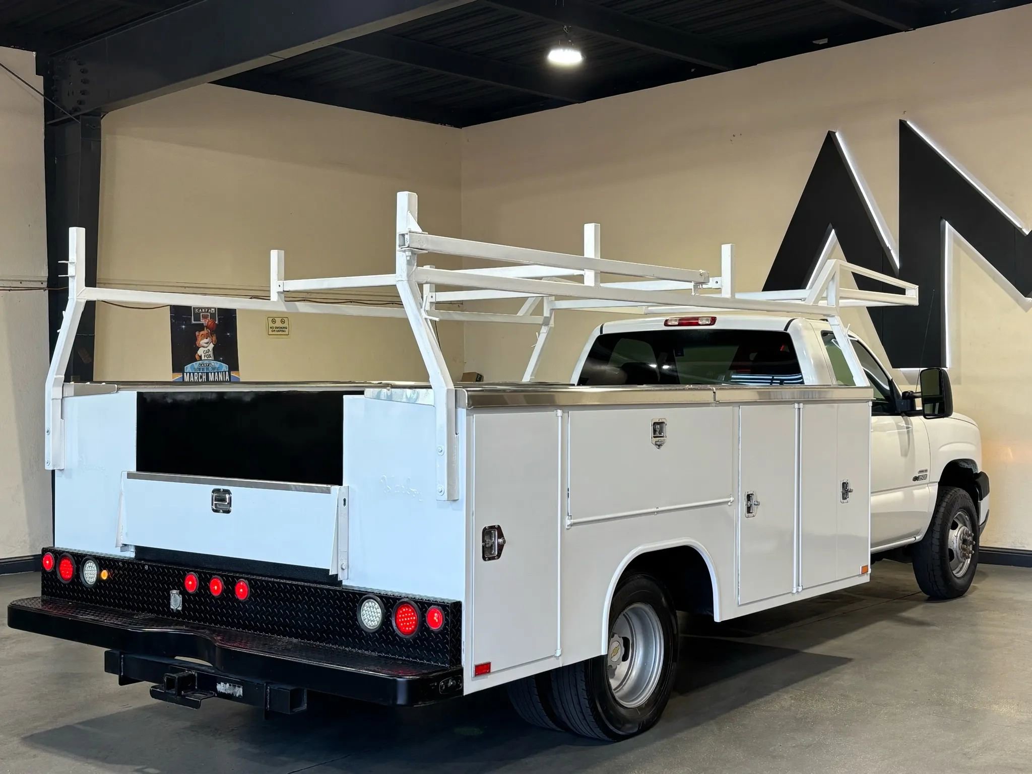 Used 2003 Chevrolet Silverado 3500 161.5  W.B. 2D image 5
