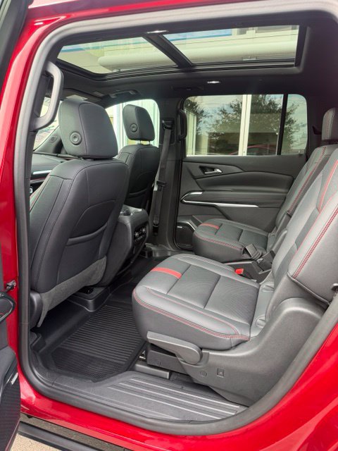 Used 2024 Chevrolet Traverse RS w/ LPO, Floor Liner Package AWD/4WD image 4