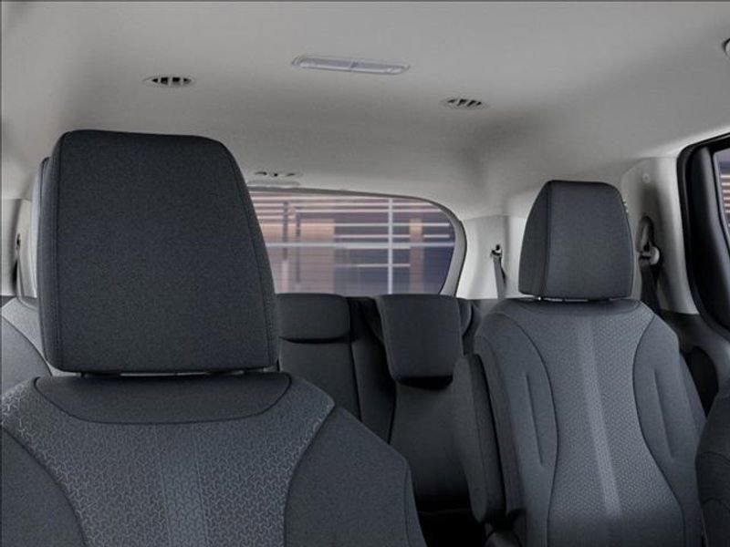 New 2026 Kia Carnival LX image 27