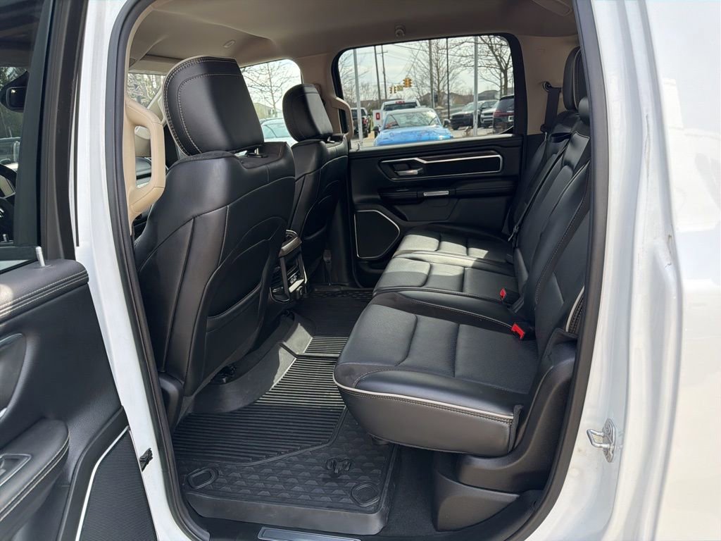 Used 2019 RAM 1500 Laramie AWD/4WD image 11