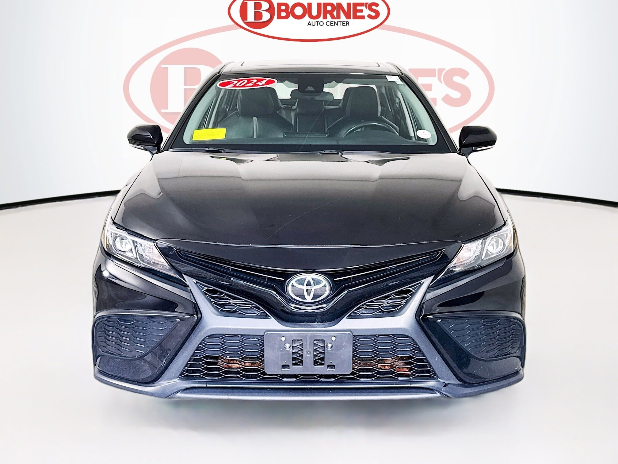 Used 2024 Toyota Camry SE w/ Cold Weather Package AWD/4WD image 5