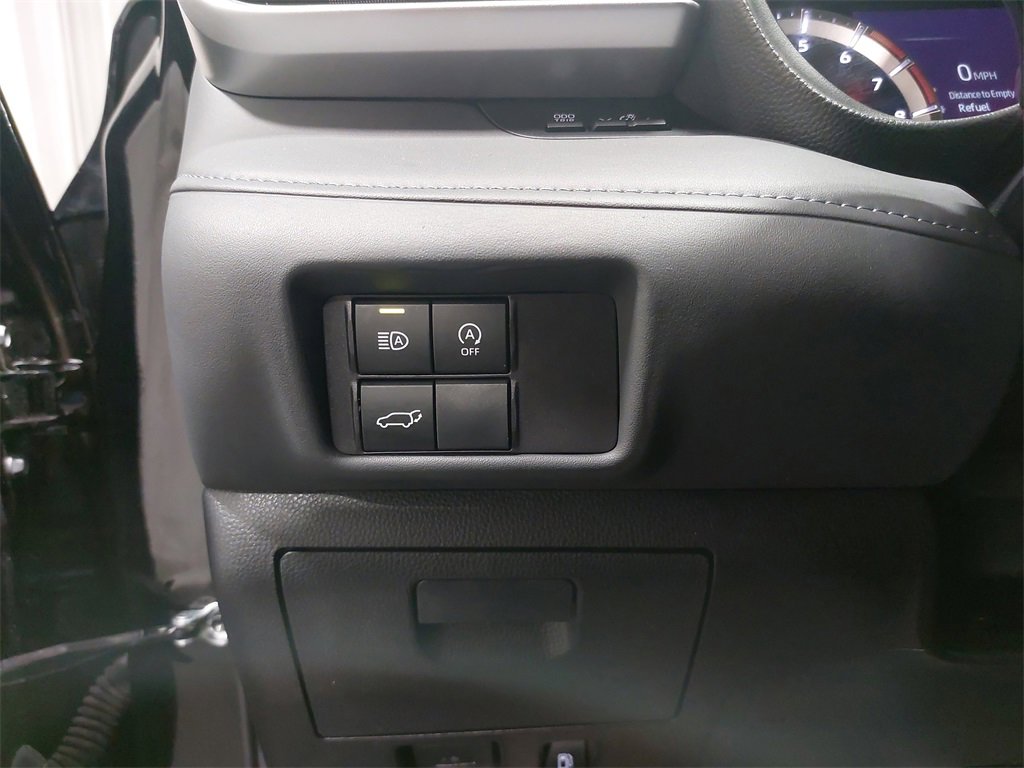 Used 2023 Toyota Highlander LE image 27