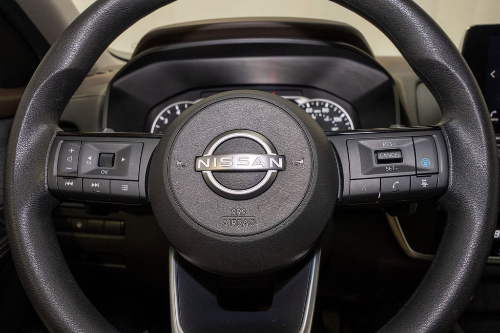 Used 2023 Nissan Rogue SV image 17