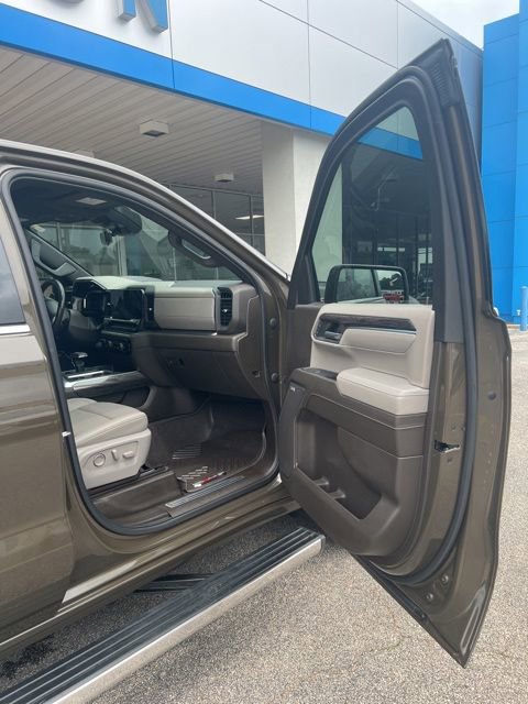 Used 2023 Chevrolet Silverado 1500 LTZ w/ LTZ Premium Texas Edition AWD/4WD image 19