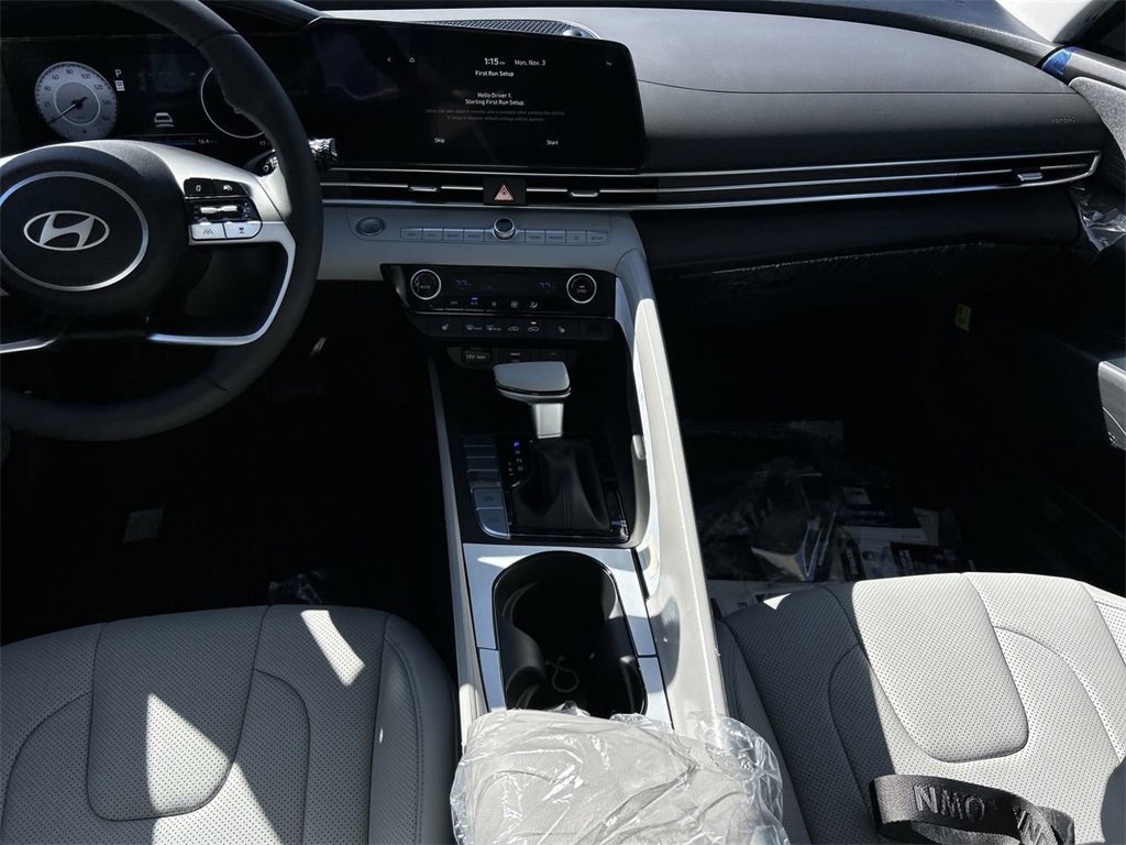 New 2025 Hyundai Elantra Limited image 5