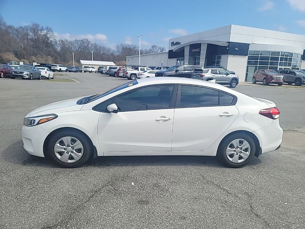Used 2018 Kia Forte LX w/ LX Rear Camera Package image 4