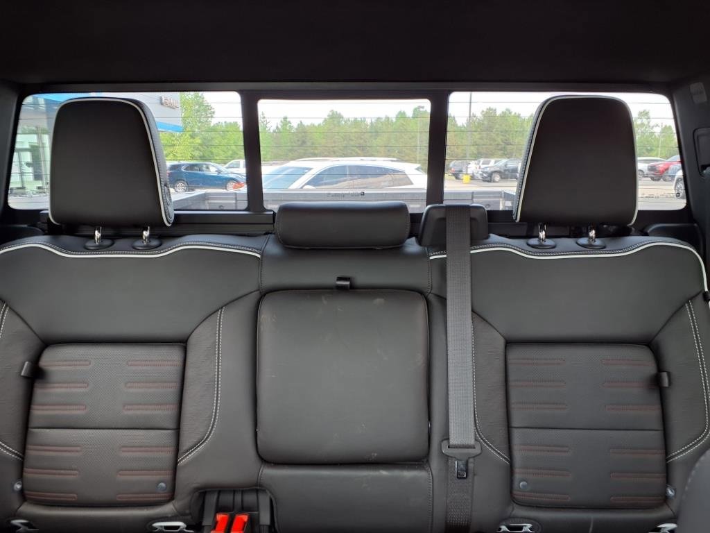Used 2023 GMC Sierra 1500 AT4X image 18