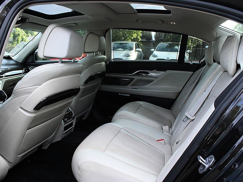 Used 2016 BMW 750i RWD image 15