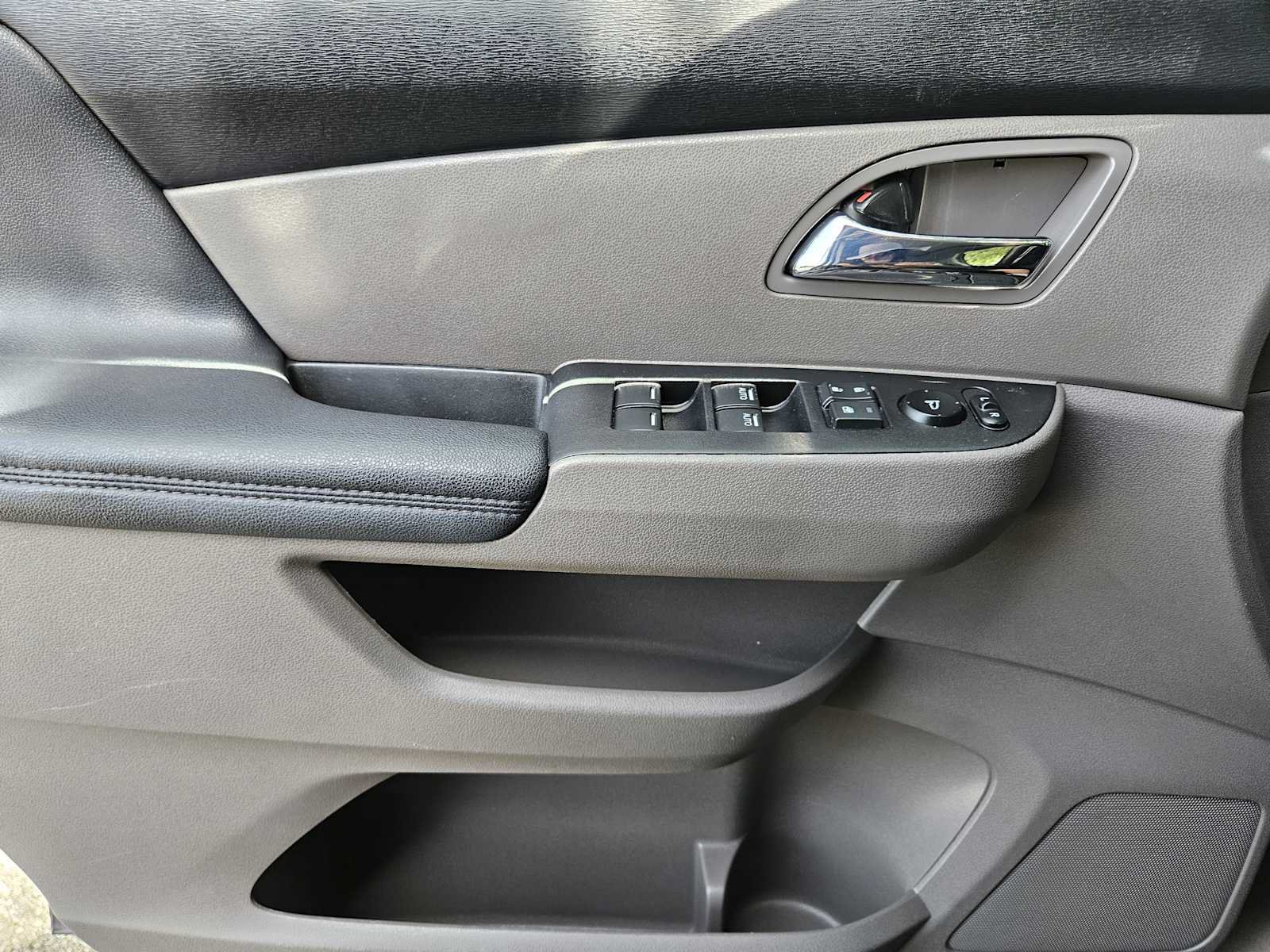 Used 2016 Honda Odyssey EX-L image 23