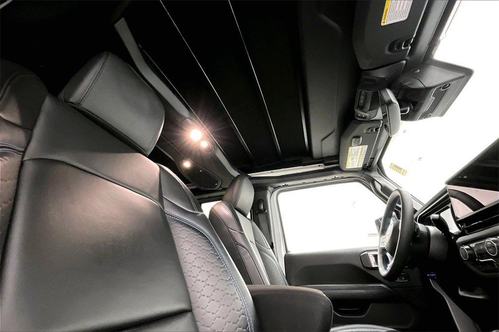 Used 2024 Jeep Wrangler High Altitude image 17