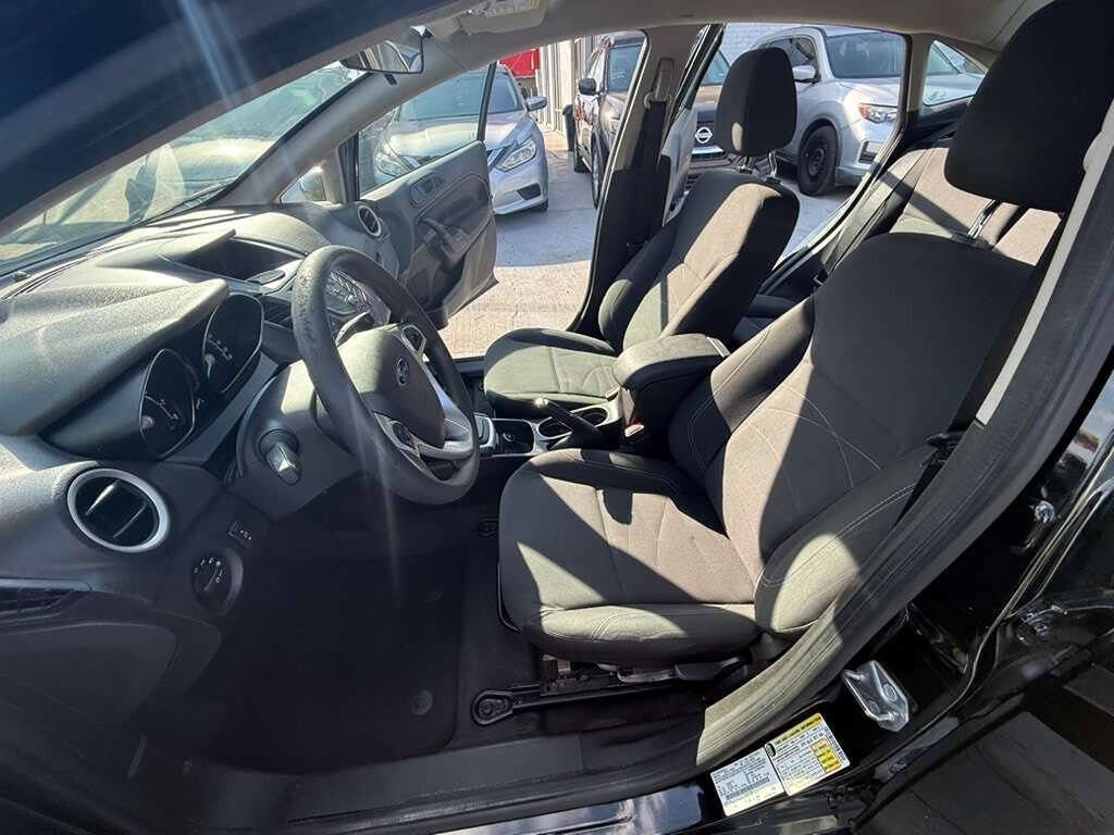Used 2019 Ford Fiesta SE image 3