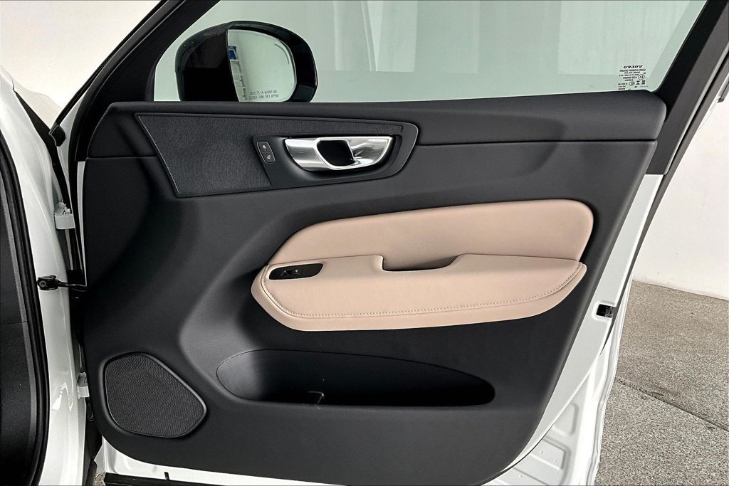 New 2026 Volvo XC60 B5 Plus w/ Protection Package Premier AWD/4WD image 6