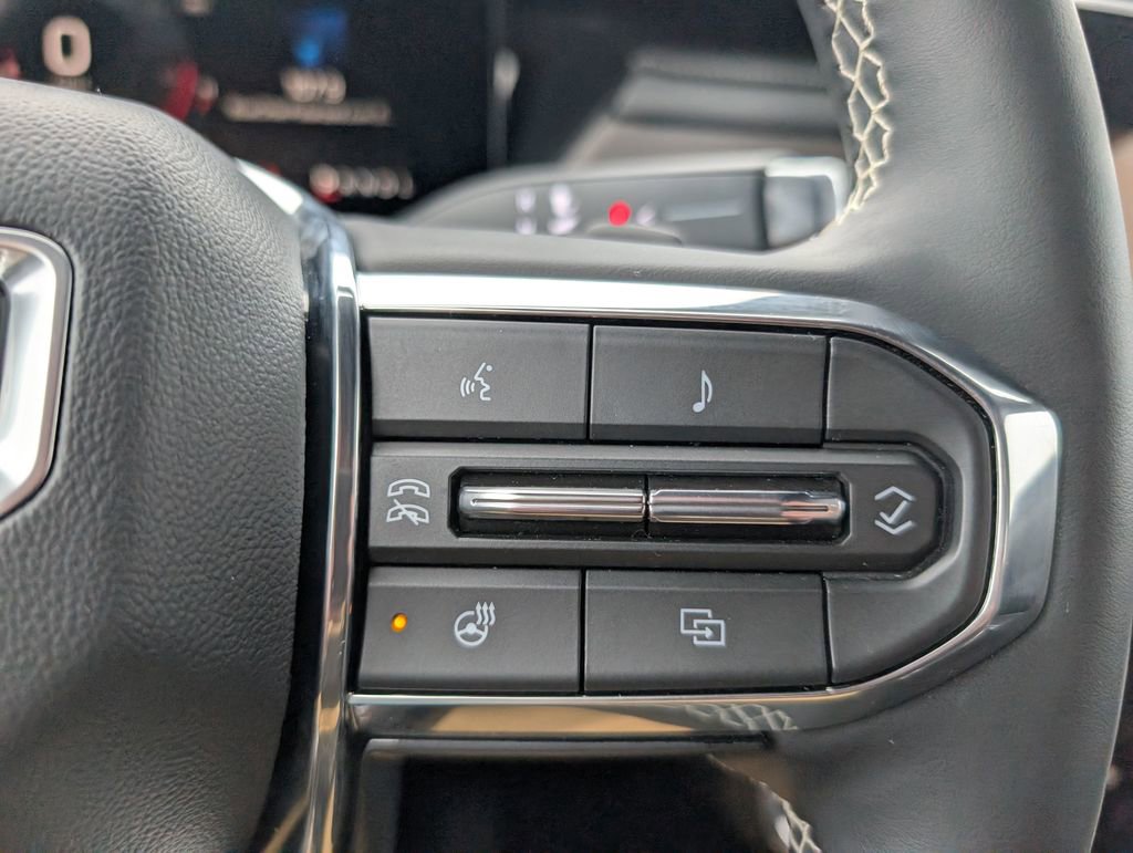 Used 2024 GMC Acadia Denali image 18