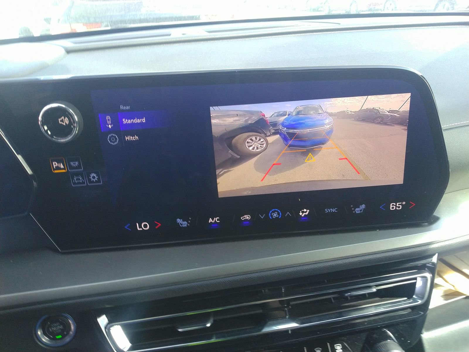 Certified 2025 Chevrolet Traverse LT image 27