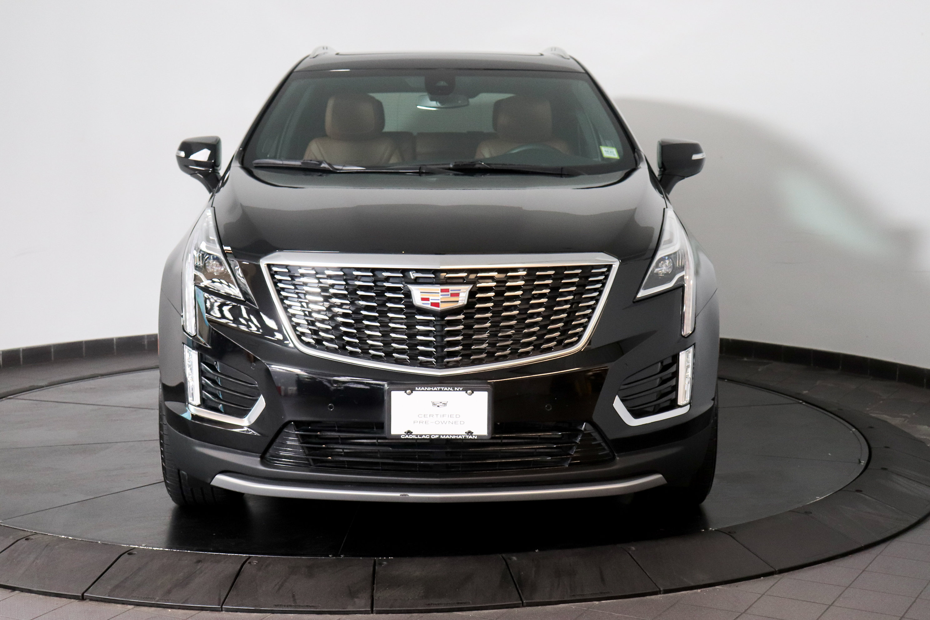 Used 2023 Cadillac XT5 Premium Luxury w/ LPO, Floor Liner Package AWD/4WD image 10