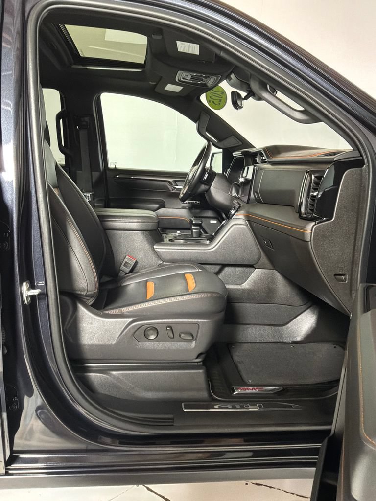 Used 2025 GMC Sierra 1500 AT4 w/ Technology Package AWD/4WD image 15