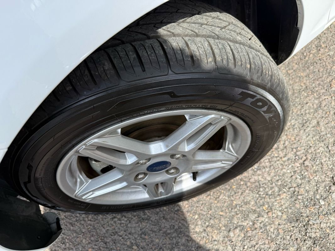 Used 2019 Ford Fiesta SE image 10