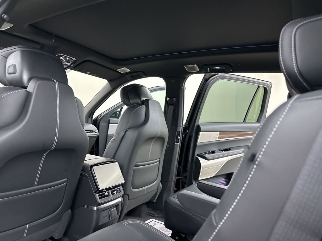 New 2026 Cadillac Vistiq Sport image 27