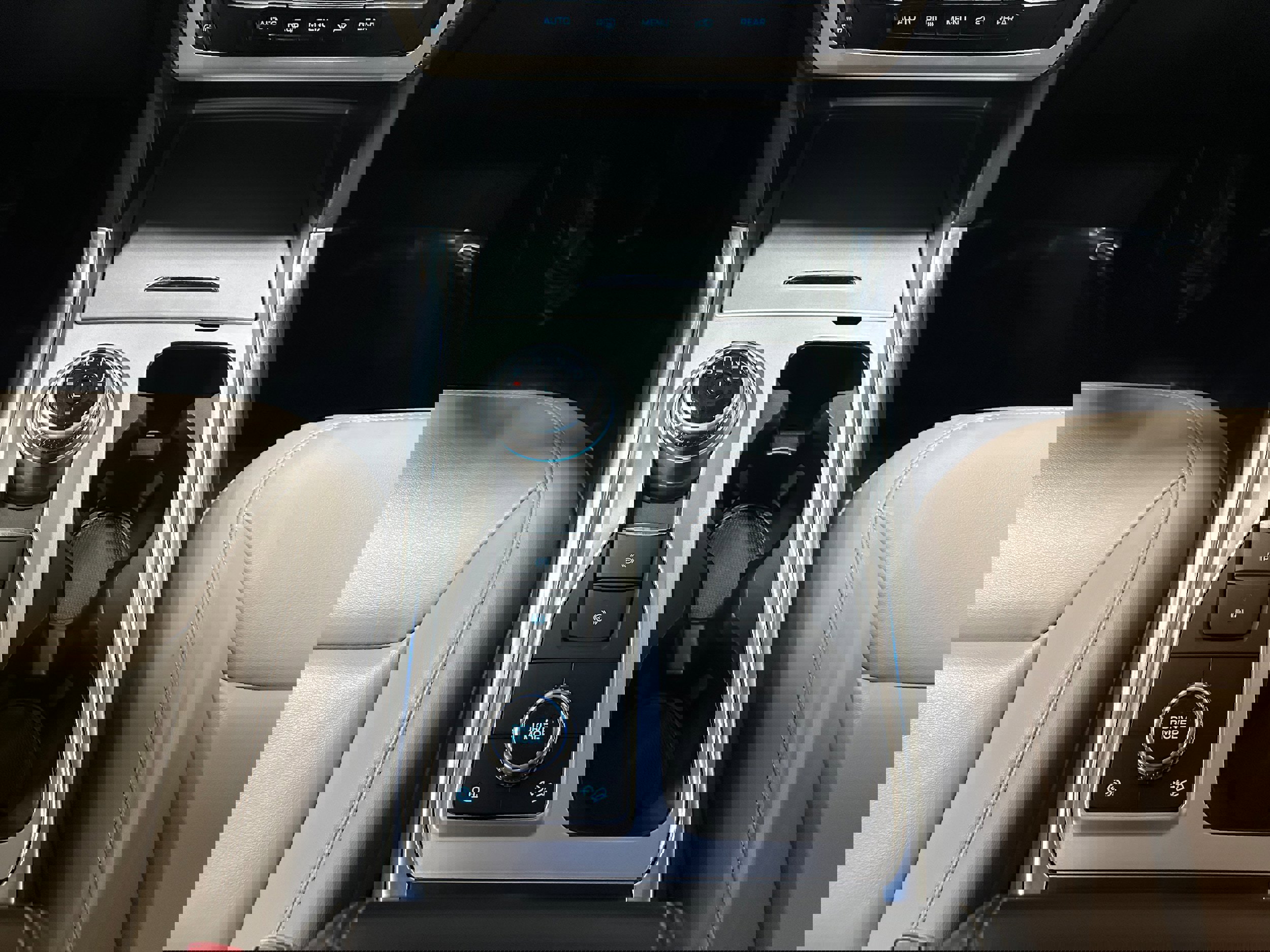 Certified 2023 Ford Explorer XLT w/ Equipment Group 202A image 25